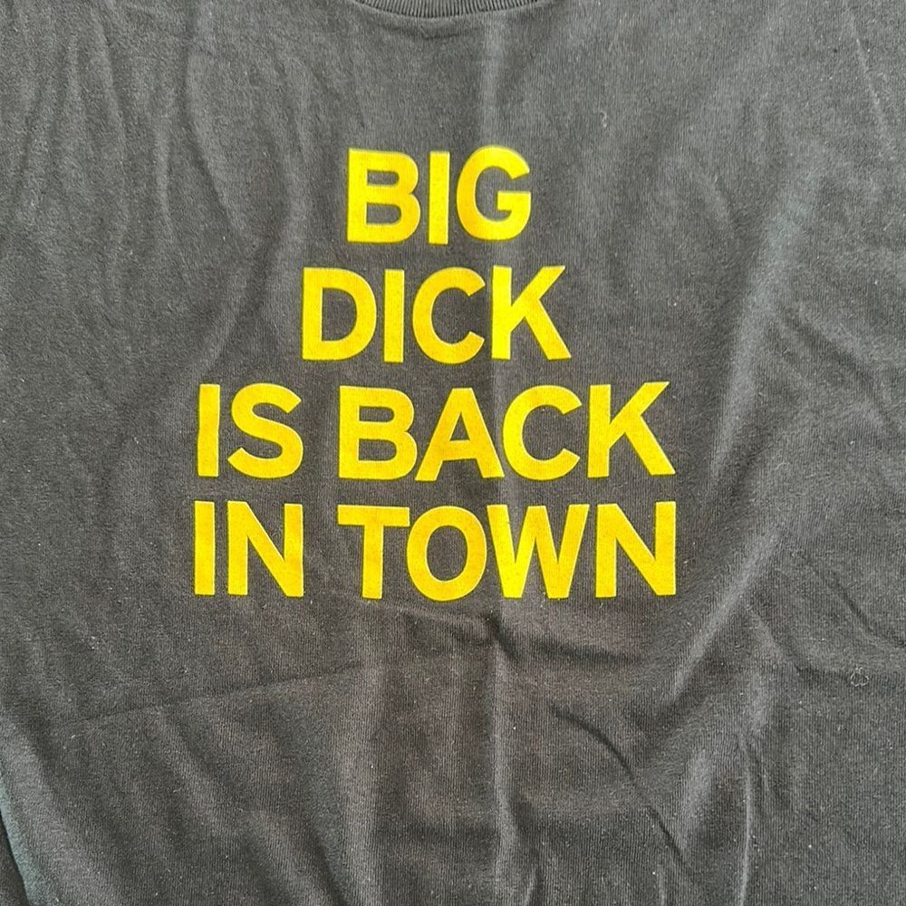 Bold Black Tee with Yellow Statement Print‎